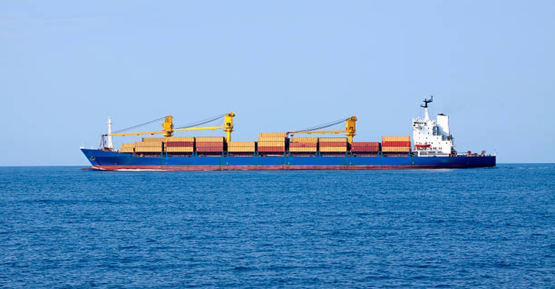 What to Consider While Picking A Shipping Service