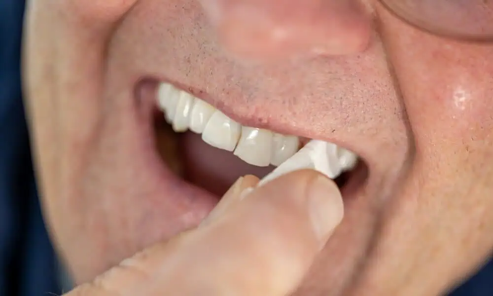 Fruit Flavored Nicotine Pouches: Berry, Citrus, and Tropical Reviews